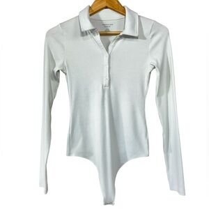 American Eagle Outfitters White Ribbed Long Sleeve Collared Bodysuit | Women’s S